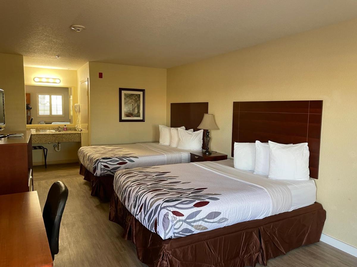 Kenedy Inn And Suites Exterior photo
